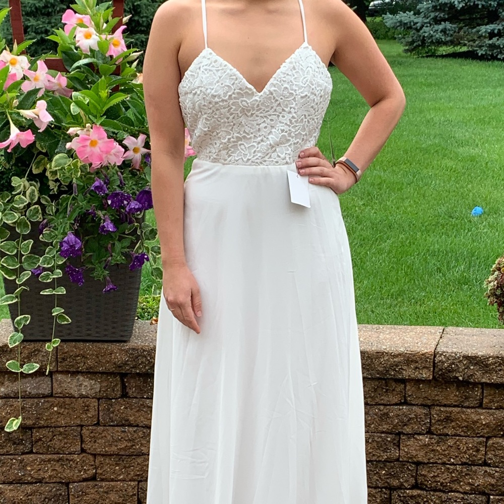 NWT LULU white gown. Sz S